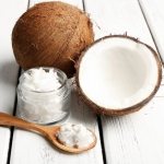6 Reasons to Use Coconut Oil as Toothpaste