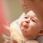 Why does a baby&#39;s lower lip sometimes shake?